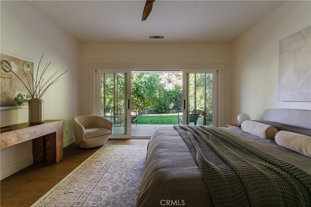 2201 N Hobart Boulevard