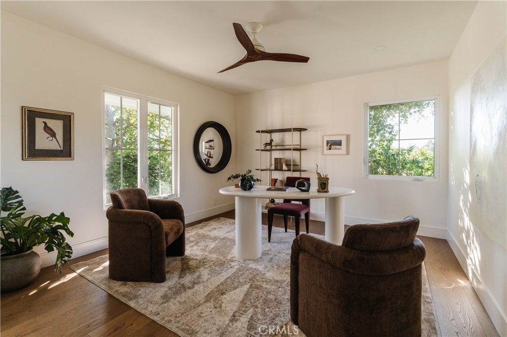 2201 N Hobart Boulevard