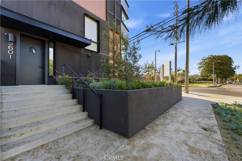 3601 Mclaughlin Avenue
