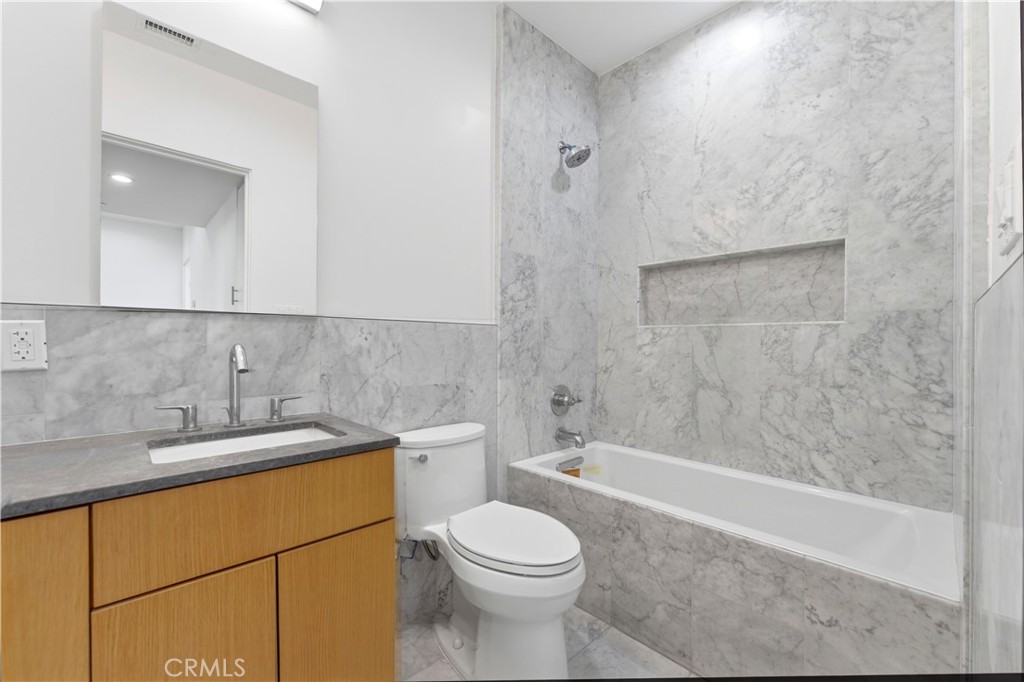 3601 Mclaughlin Avenue