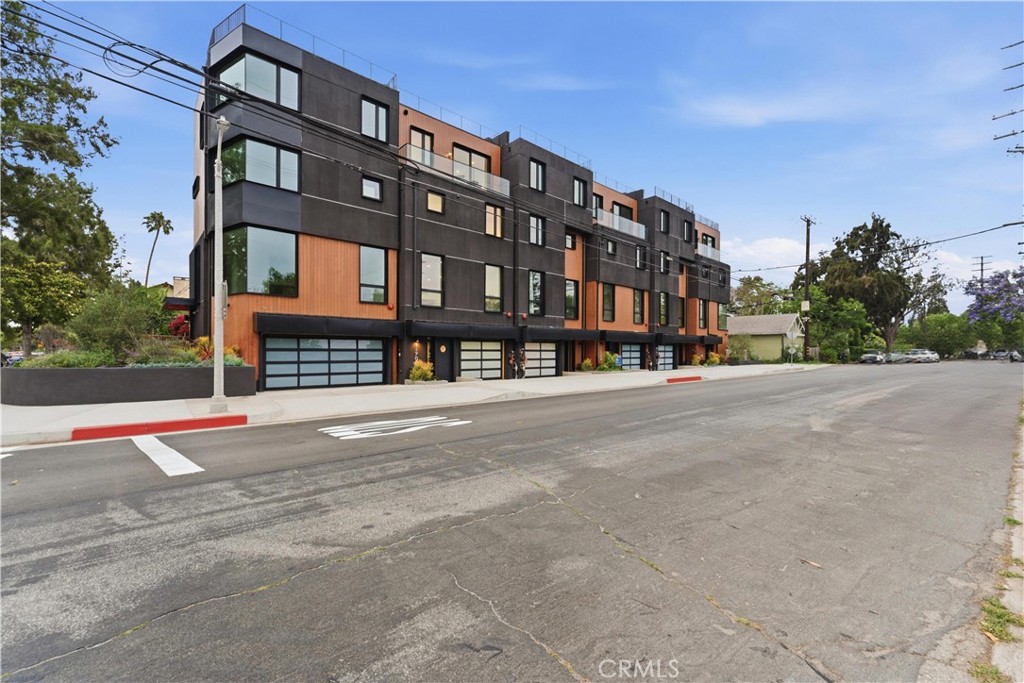 3601 Mclaughlin Avenue