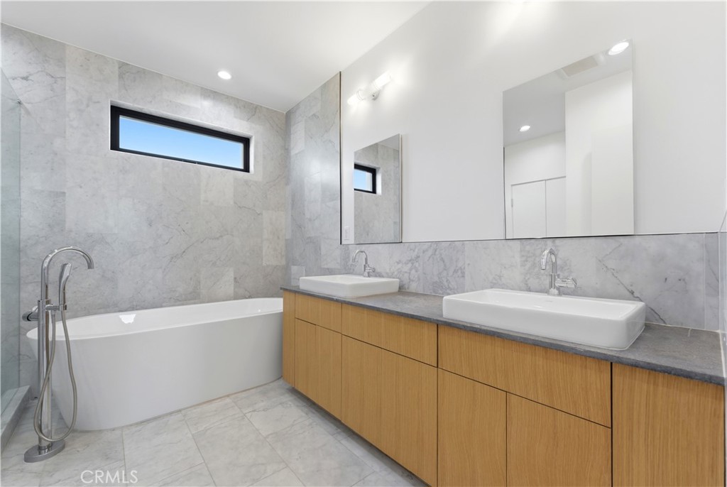 3601 Mclaughlin Avenue