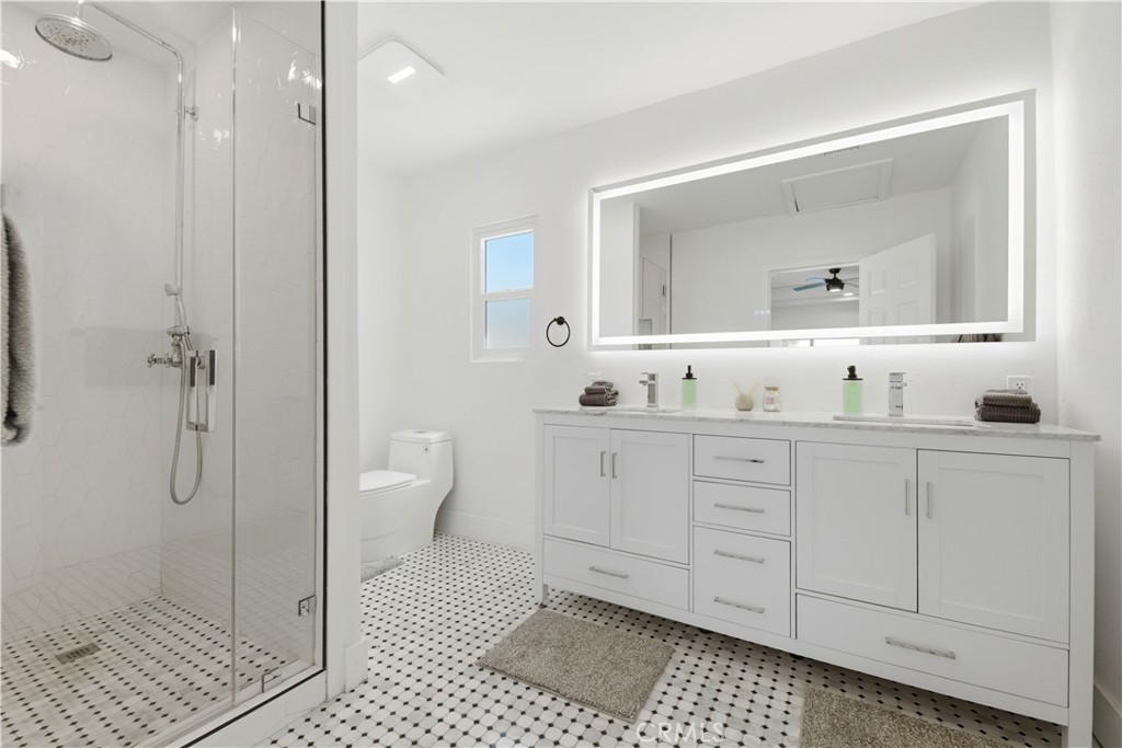 4351 E Calle De Carlos