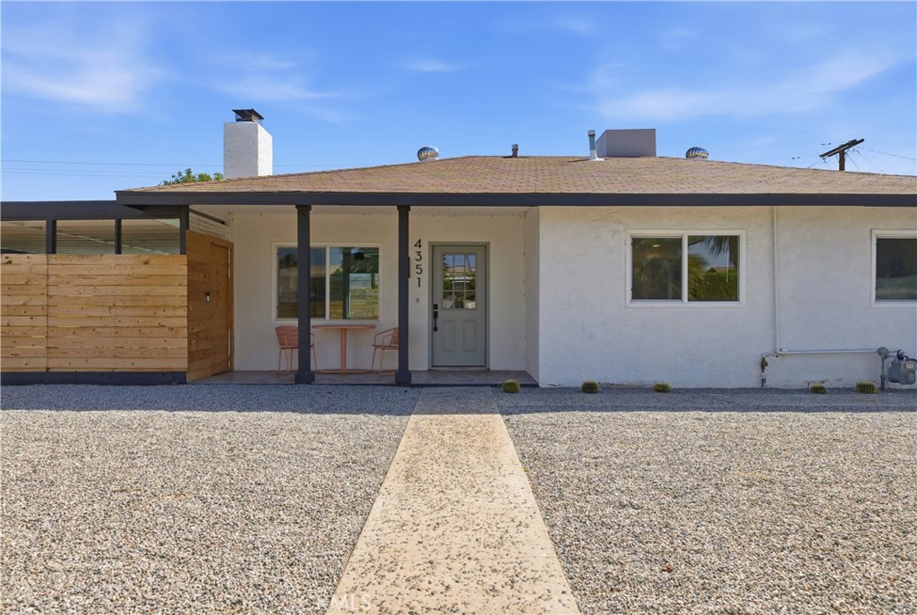 4351 E Calle De Carlos