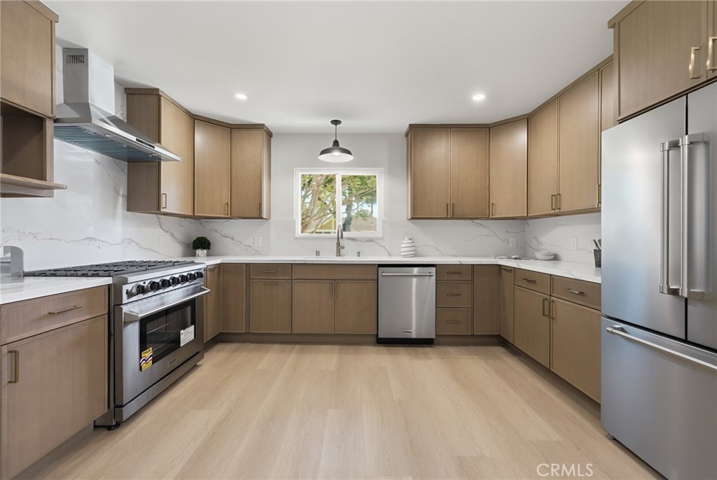 2116 Freeman