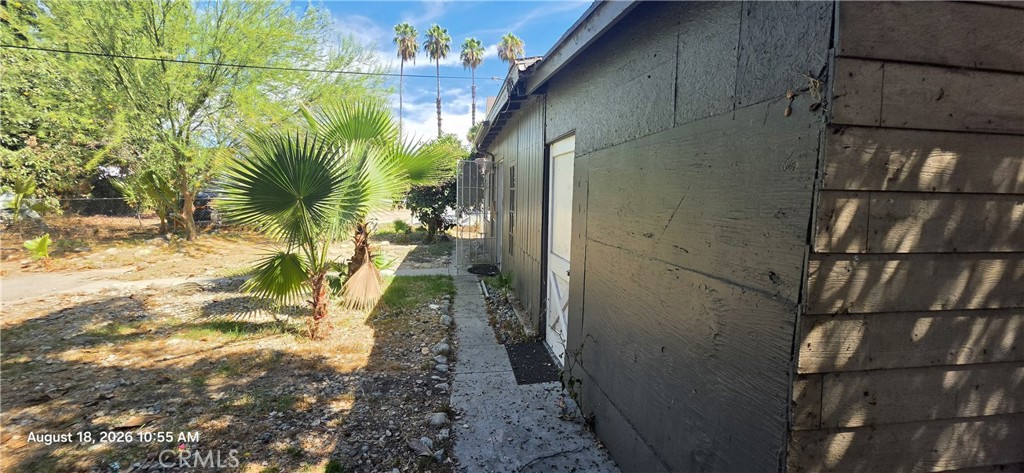 802 W 7th Street