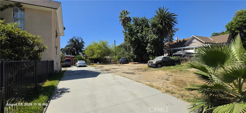 802 W 7th Street