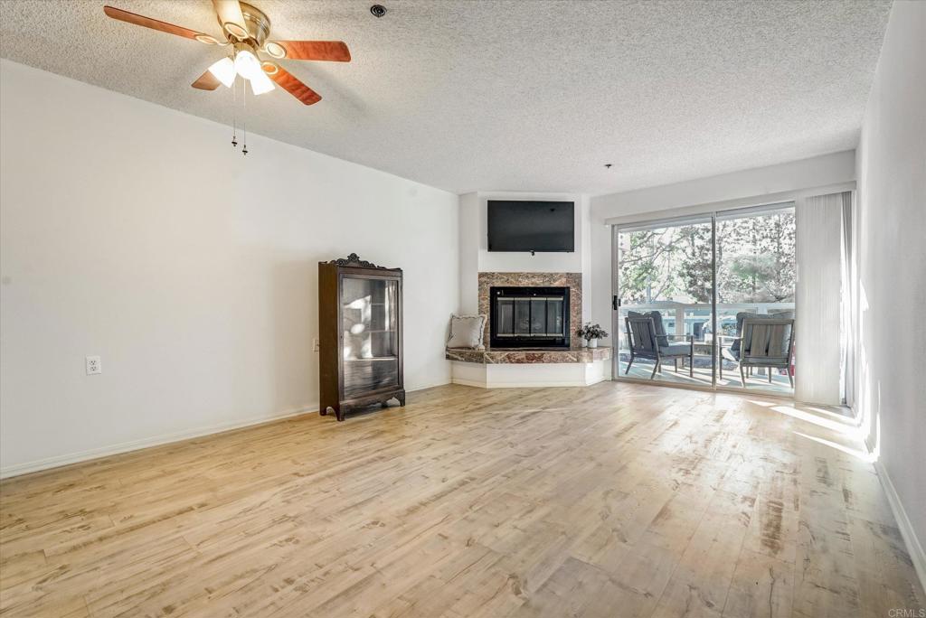 1682 Circa Del Lago A208