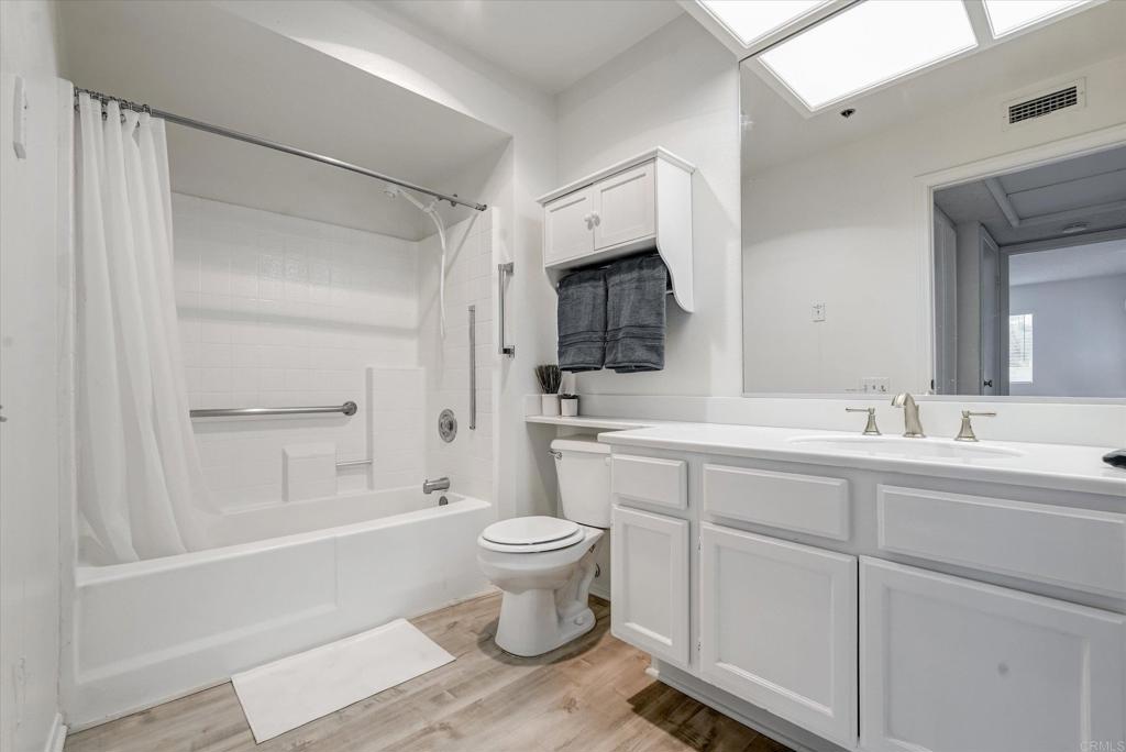 1682 Circa Del Lago A208