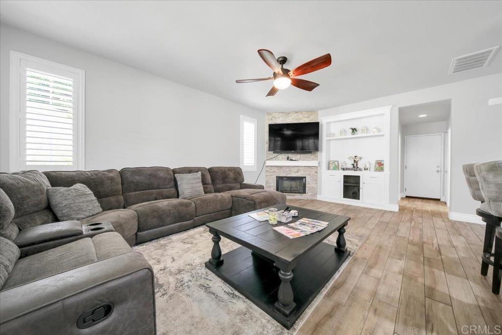 30429 De Caron Street