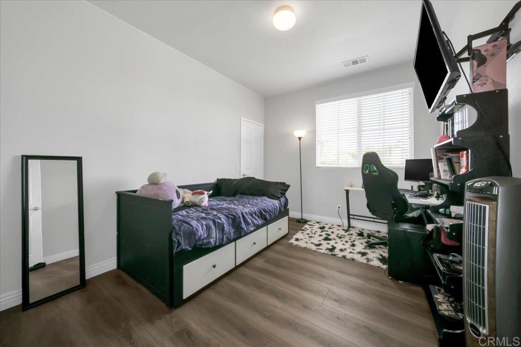 30429 De Caron Street