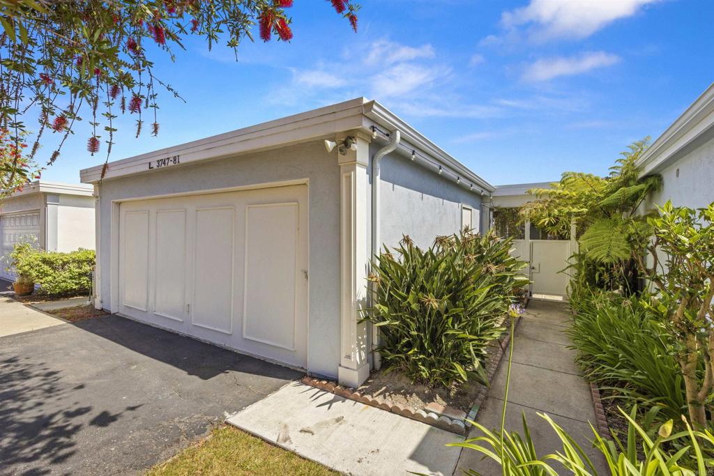 3747 Vista Campana S 81