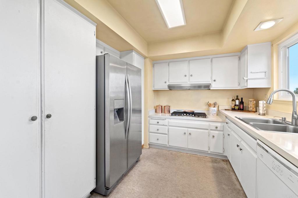 3747 Vista Campana S 81