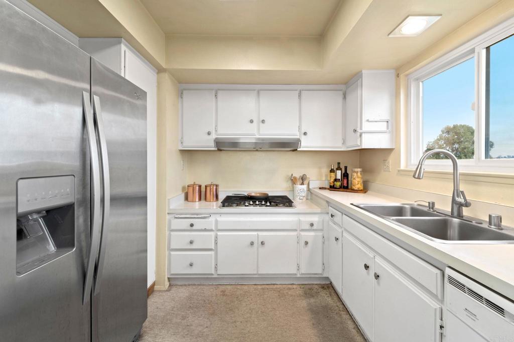 3747 Vista Campana S 81