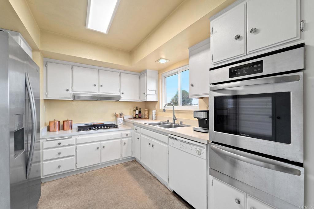 3747 Vista Campana S 81