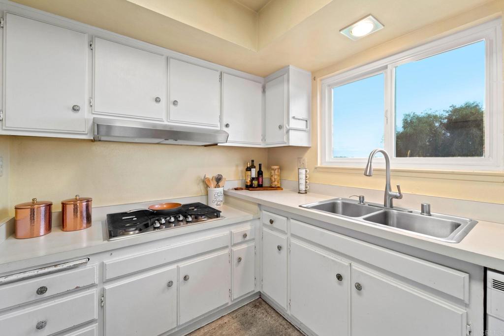 3747 Vista Campana S 81