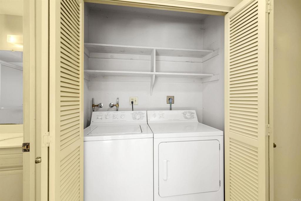 3747 Vista Campana S 81