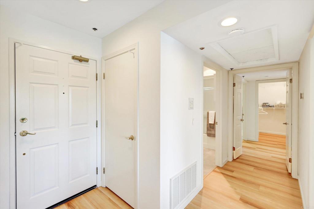 1616 Circa Del Lago C206