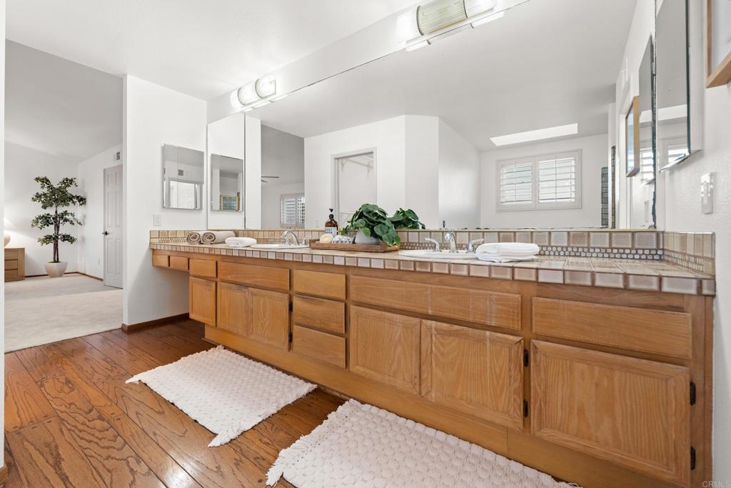 2311 Lagoon View Drive