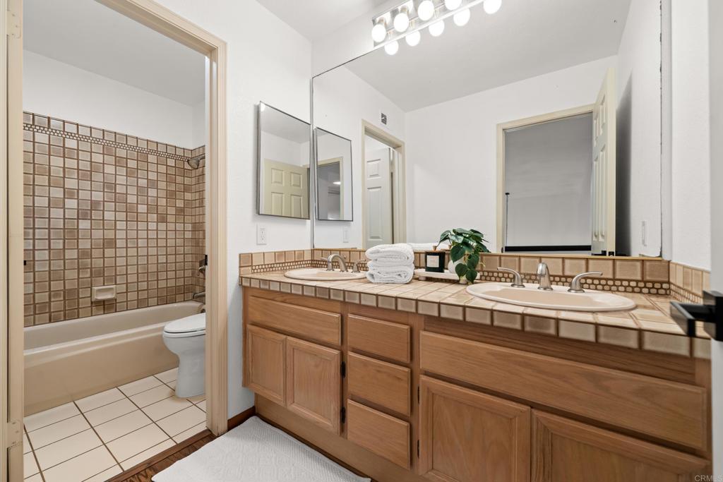 2311 Lagoon View Drive