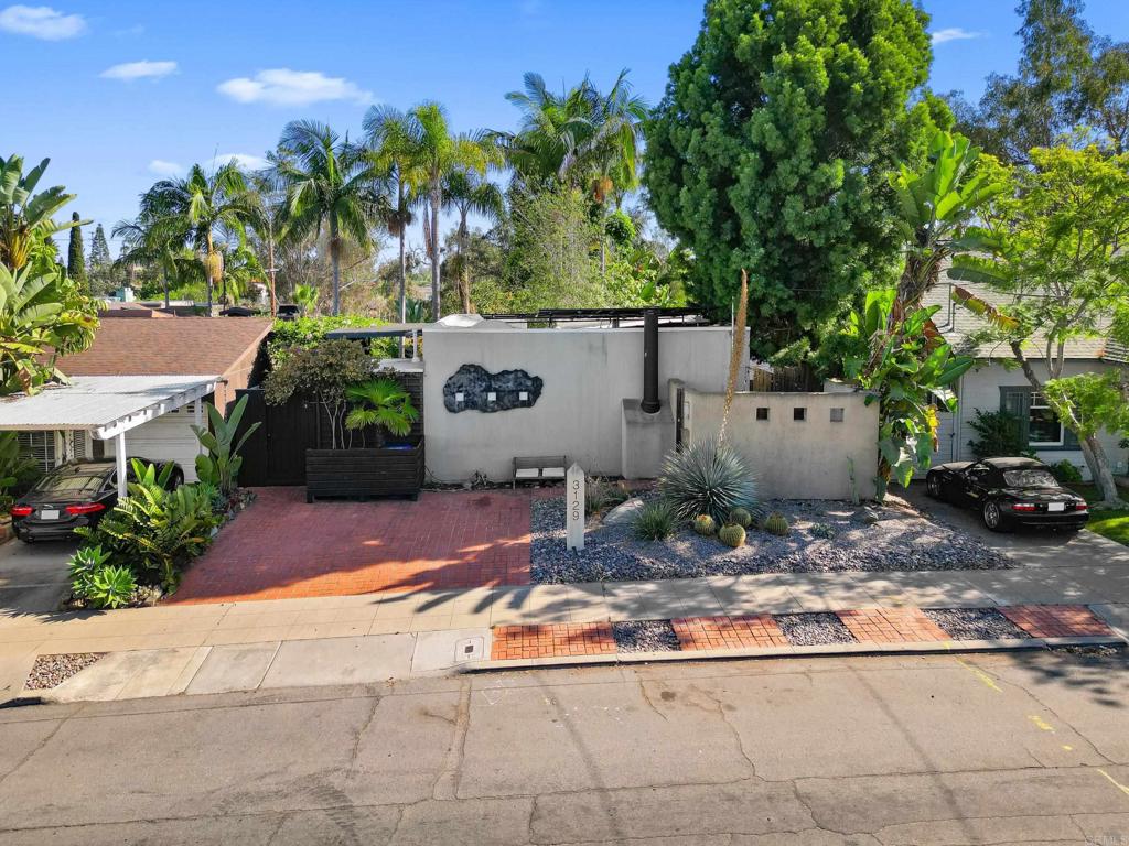 3129 Redwood Street