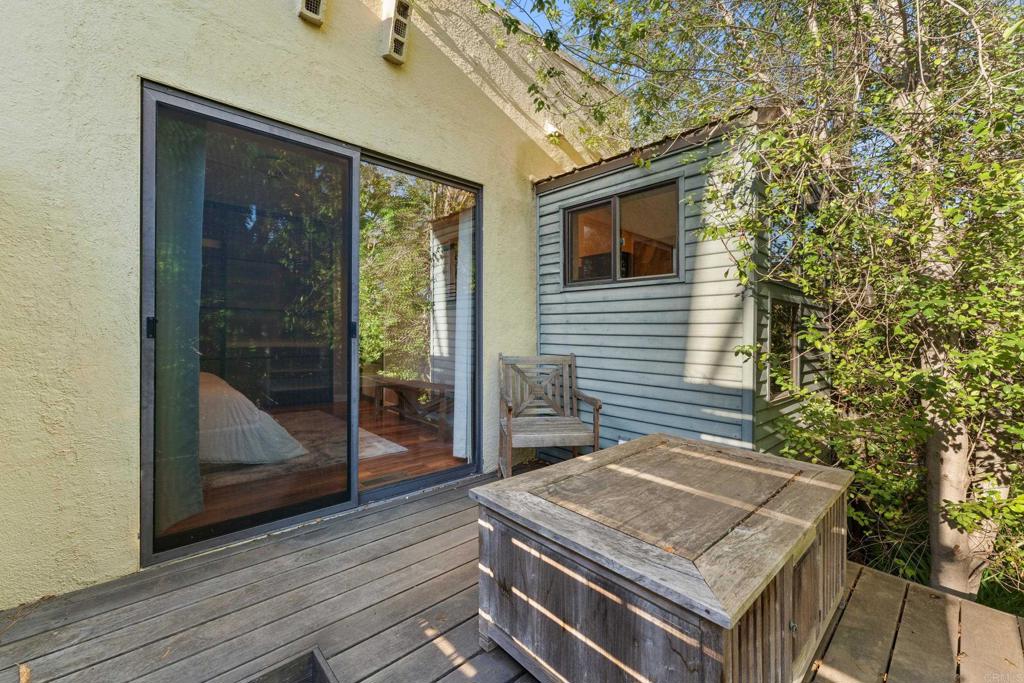 3129 Redwood Street