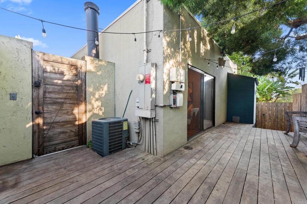3129 Redwood Street