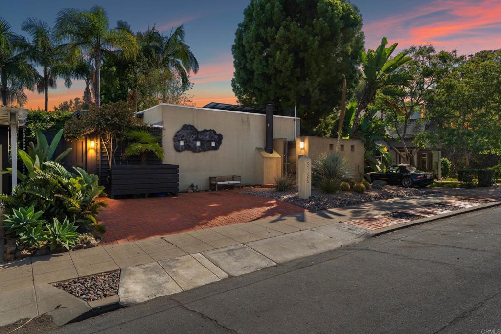 3129 Redwood Street