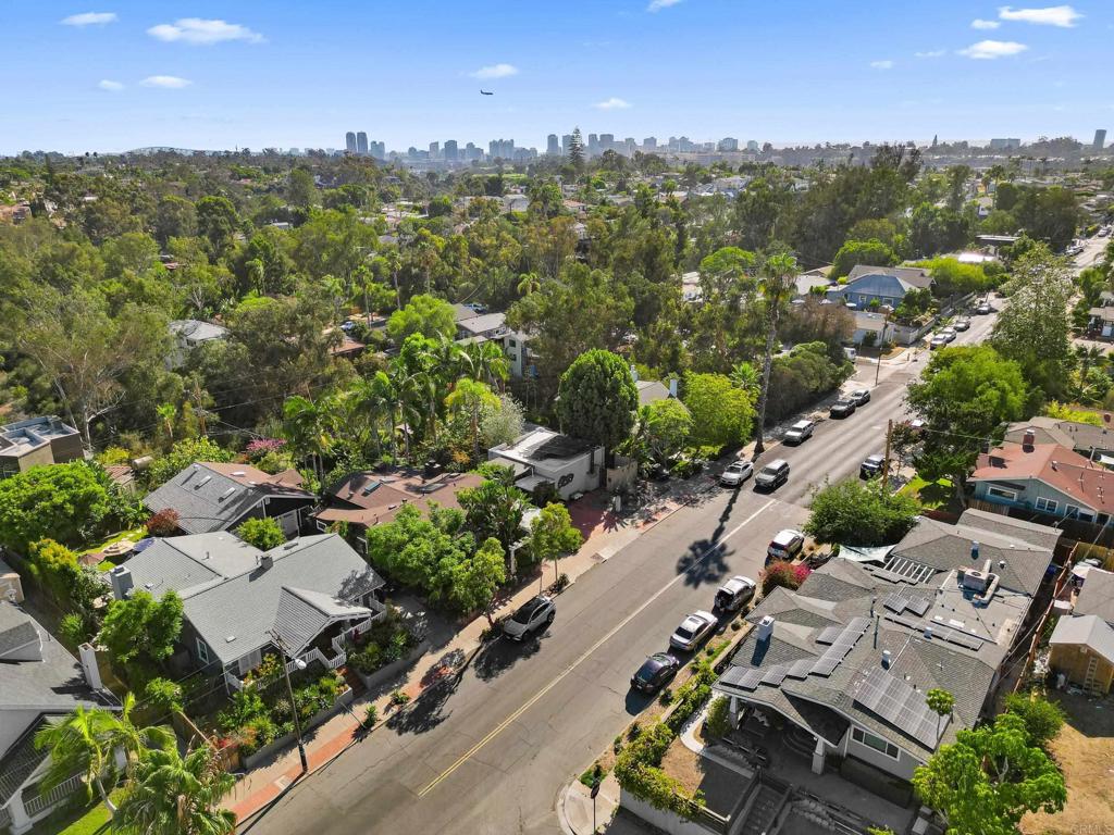3129 Redwood Street