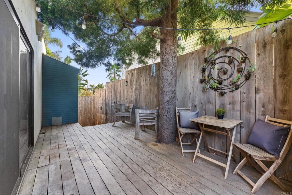 3129 Redwood Street