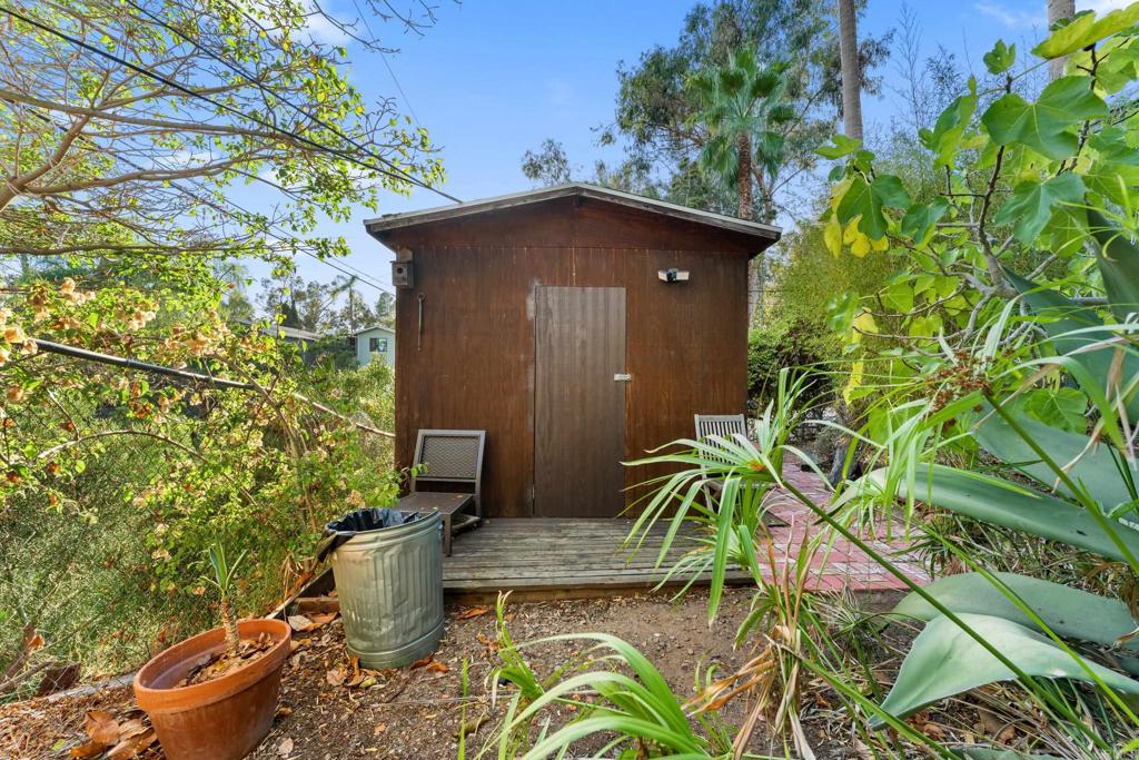 3129 Redwood Street