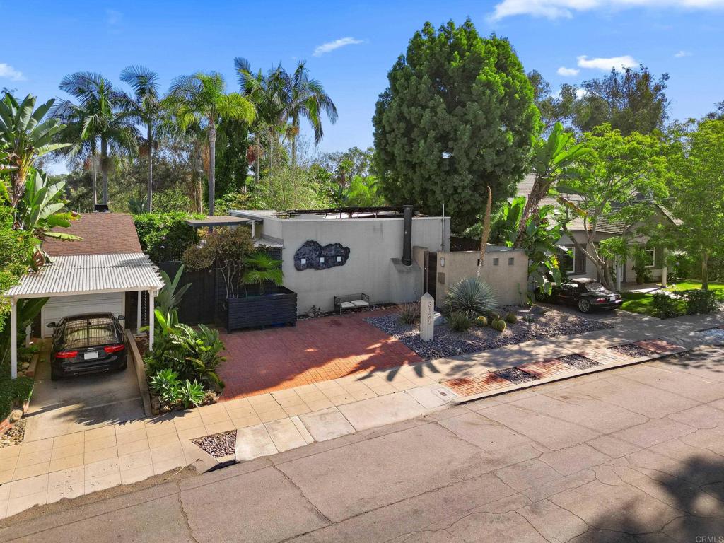 3129 Redwood Street