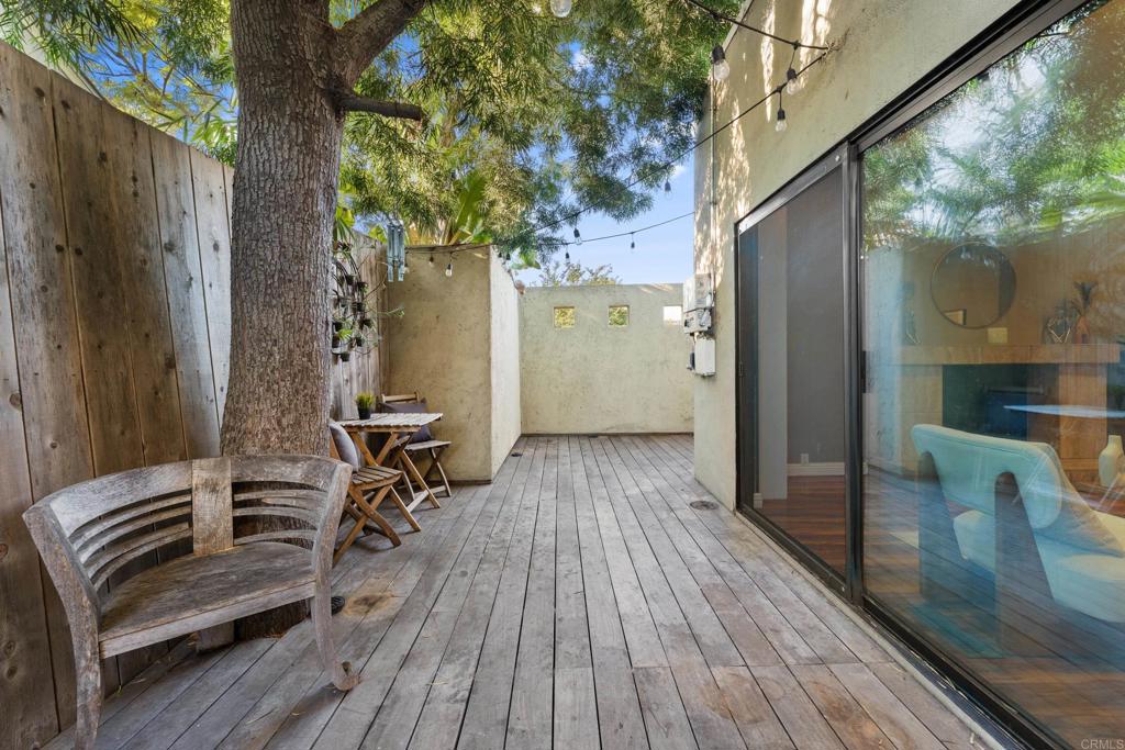 3129 Redwood Street