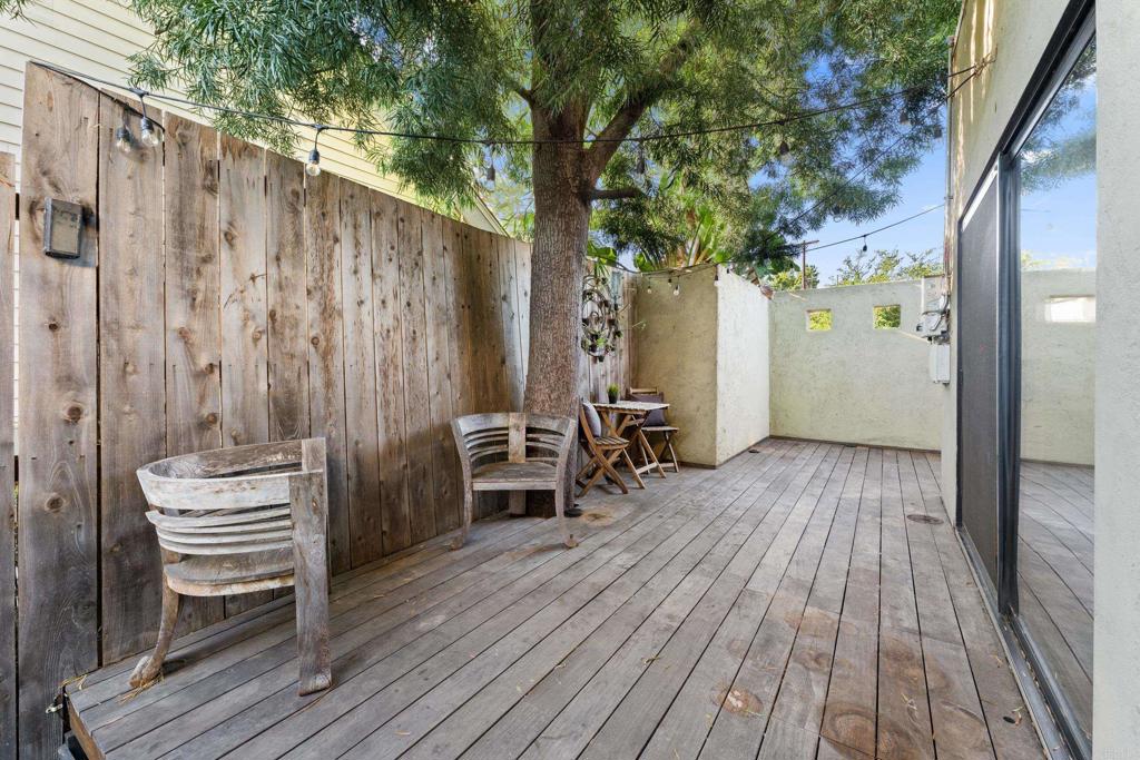 3129 Redwood Street