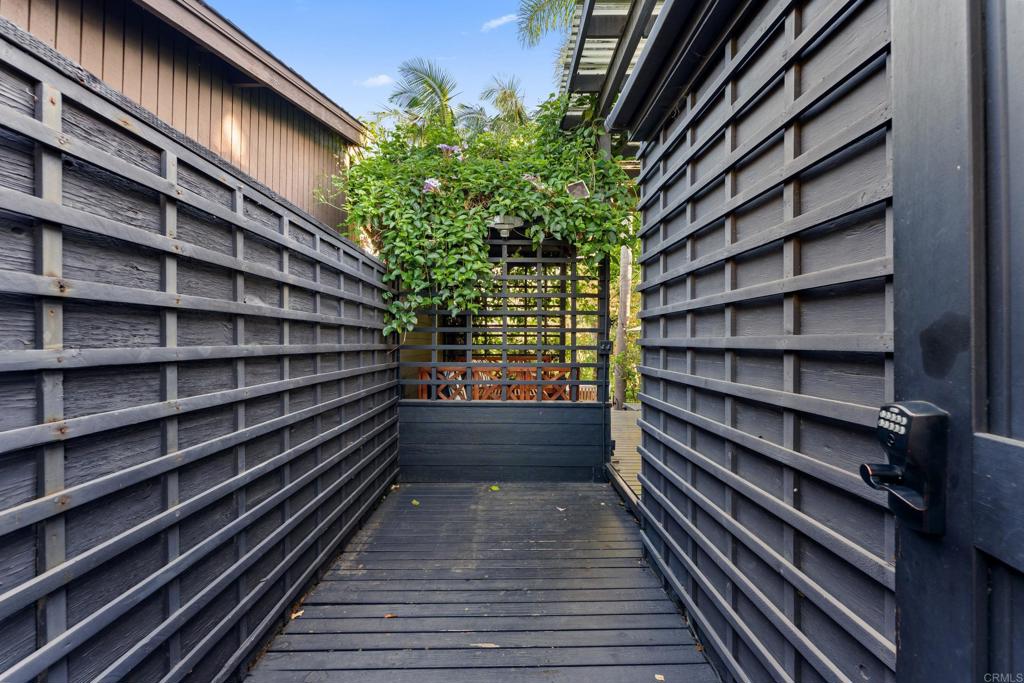 3129 Redwood Street