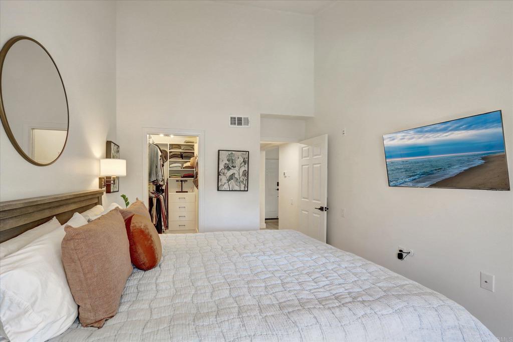 1682 Circa Del Lago A308