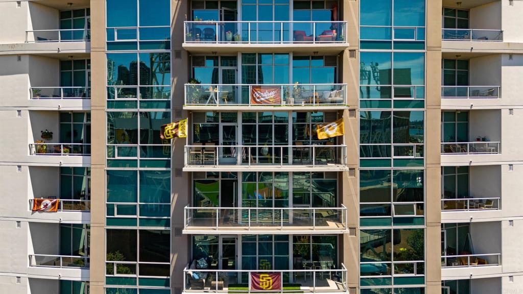 253 10Th Avenue 1104
