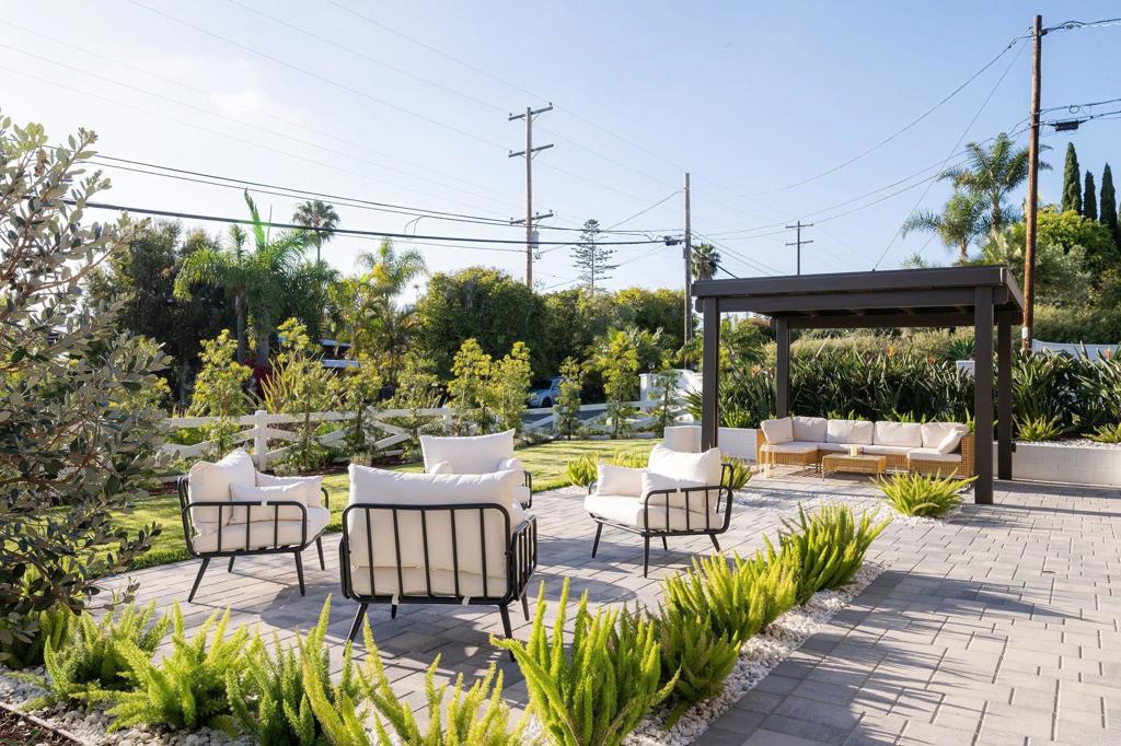 1551 Burgundy Road