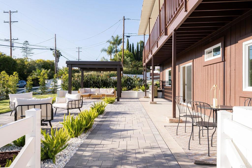 1551 Burgundy Road