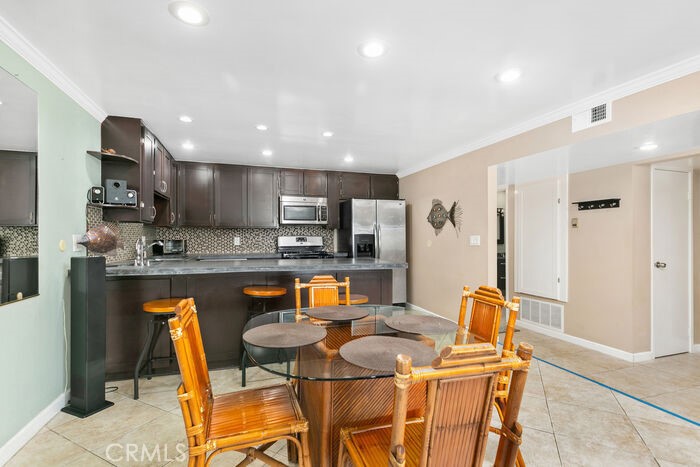 2501 S El Camino Real 205
