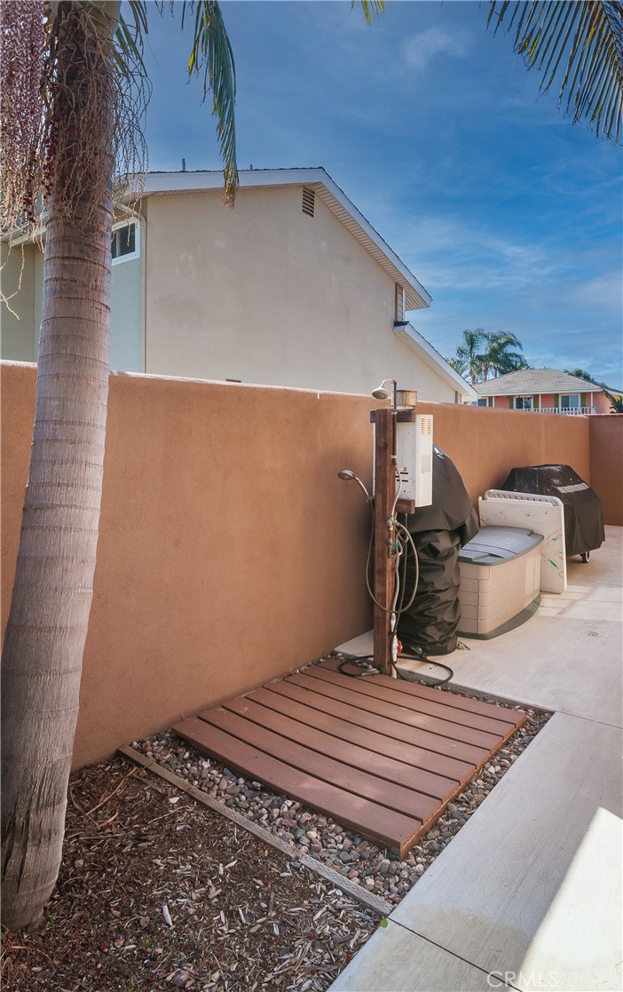 21832 Seaside Lane