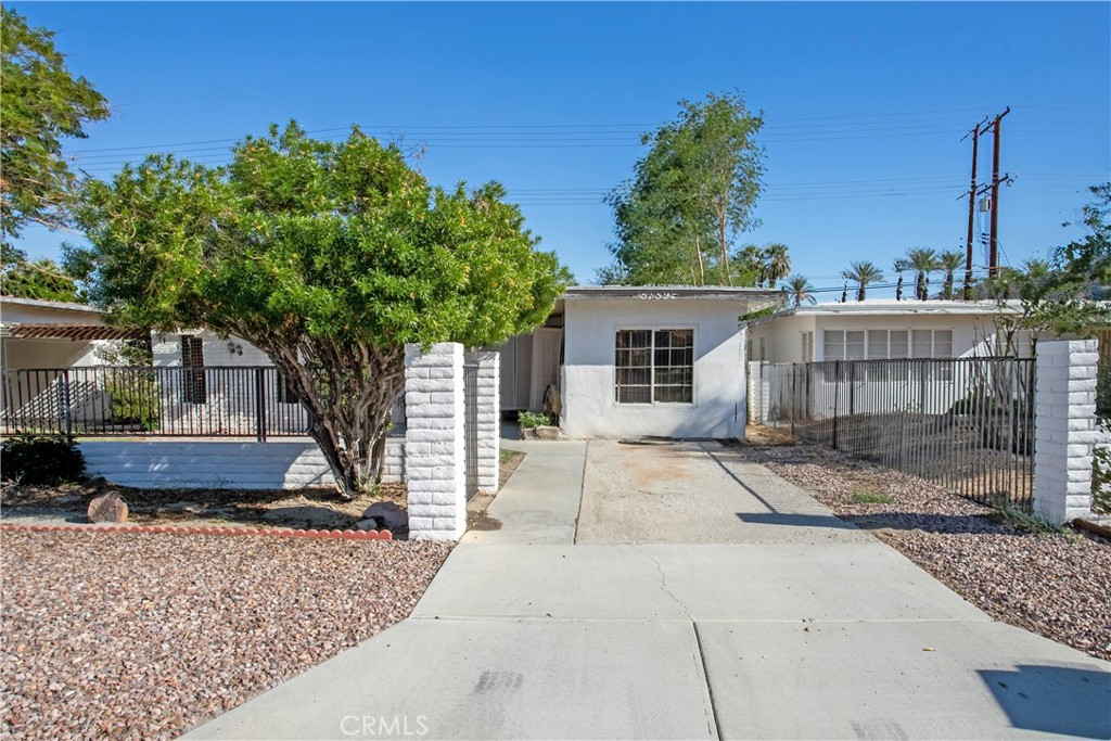 51592 Avenida Navarro