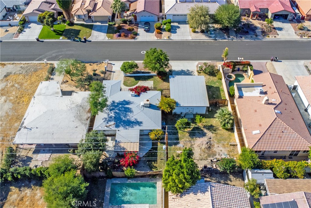 51592 Avenida Navarro