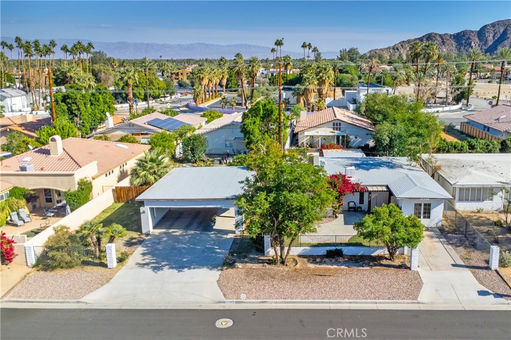 51592 Avenida Navarro