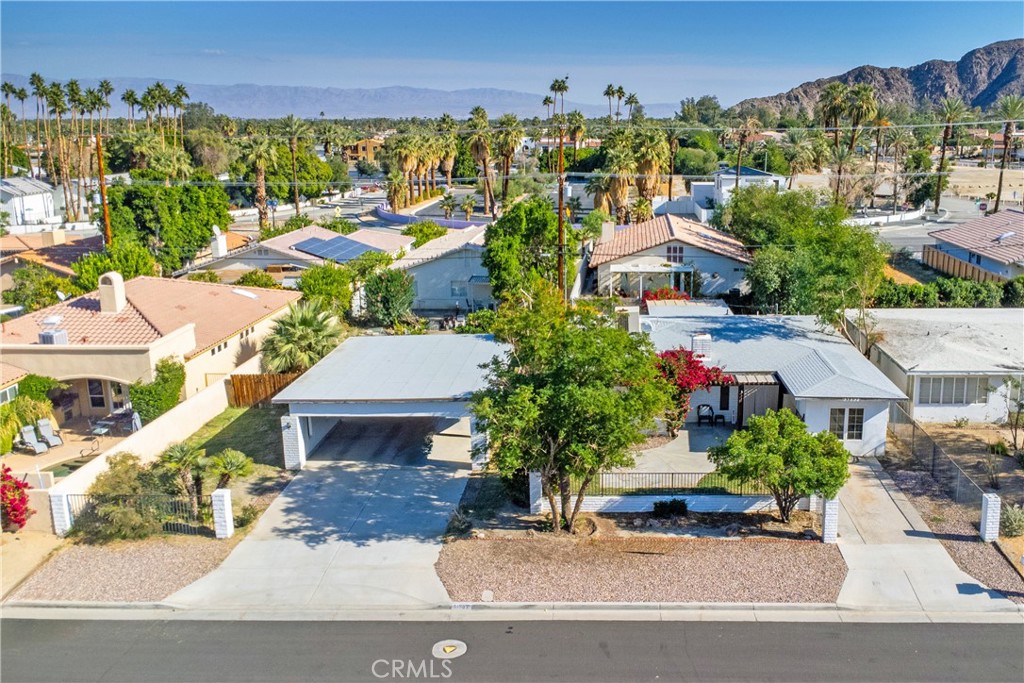 51592 Avenida Navarro