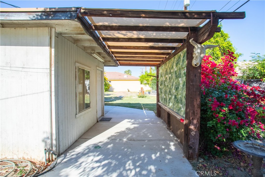 51592 Avenida Navarro