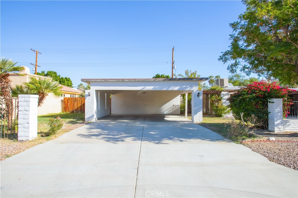 51592 Avenida Navarro
