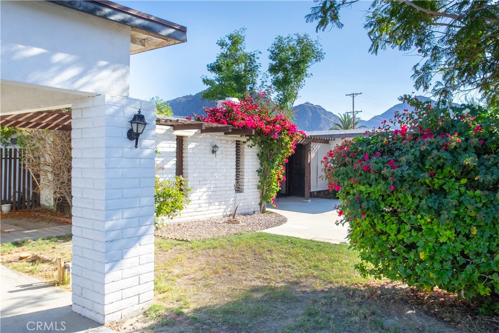 51592 Avenida Navarro