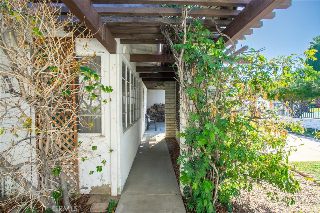 51592 Avenida Navarro