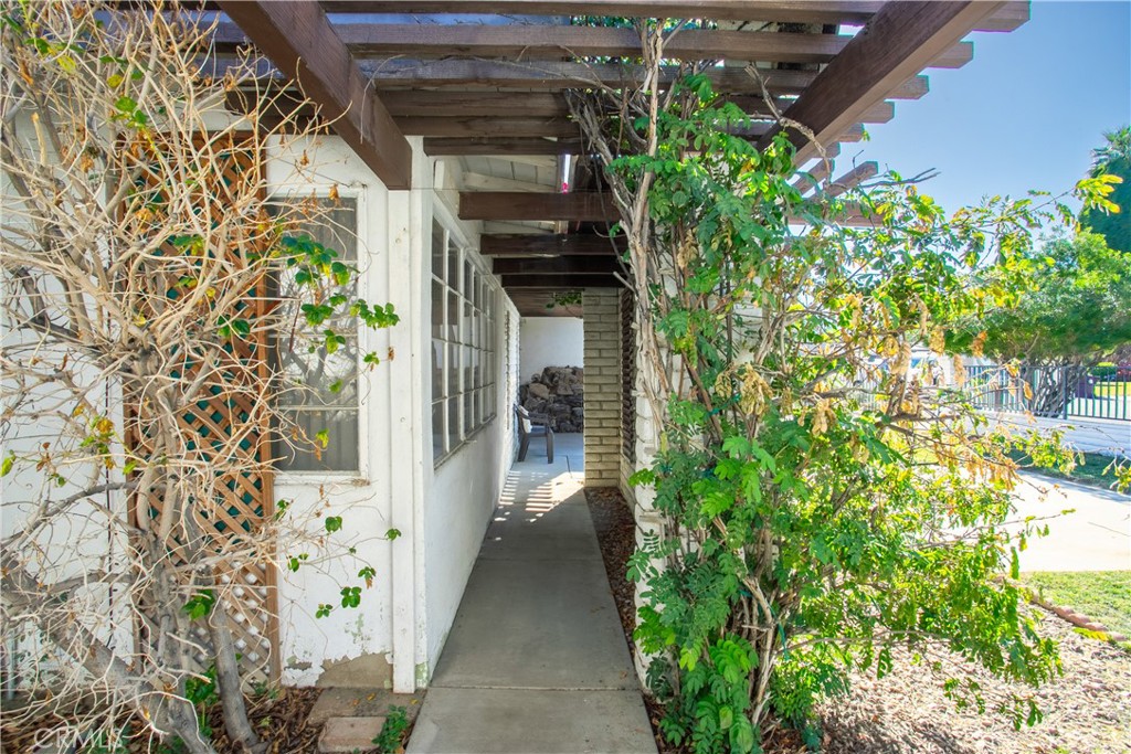 51592 Avenida Navarro